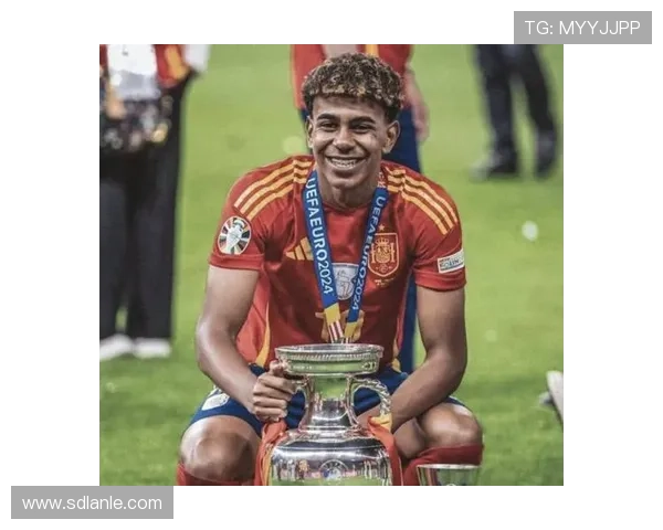 22岁卡雷拉斯身价飙升成左后卫第三锁定亚马尔并献绝美进球